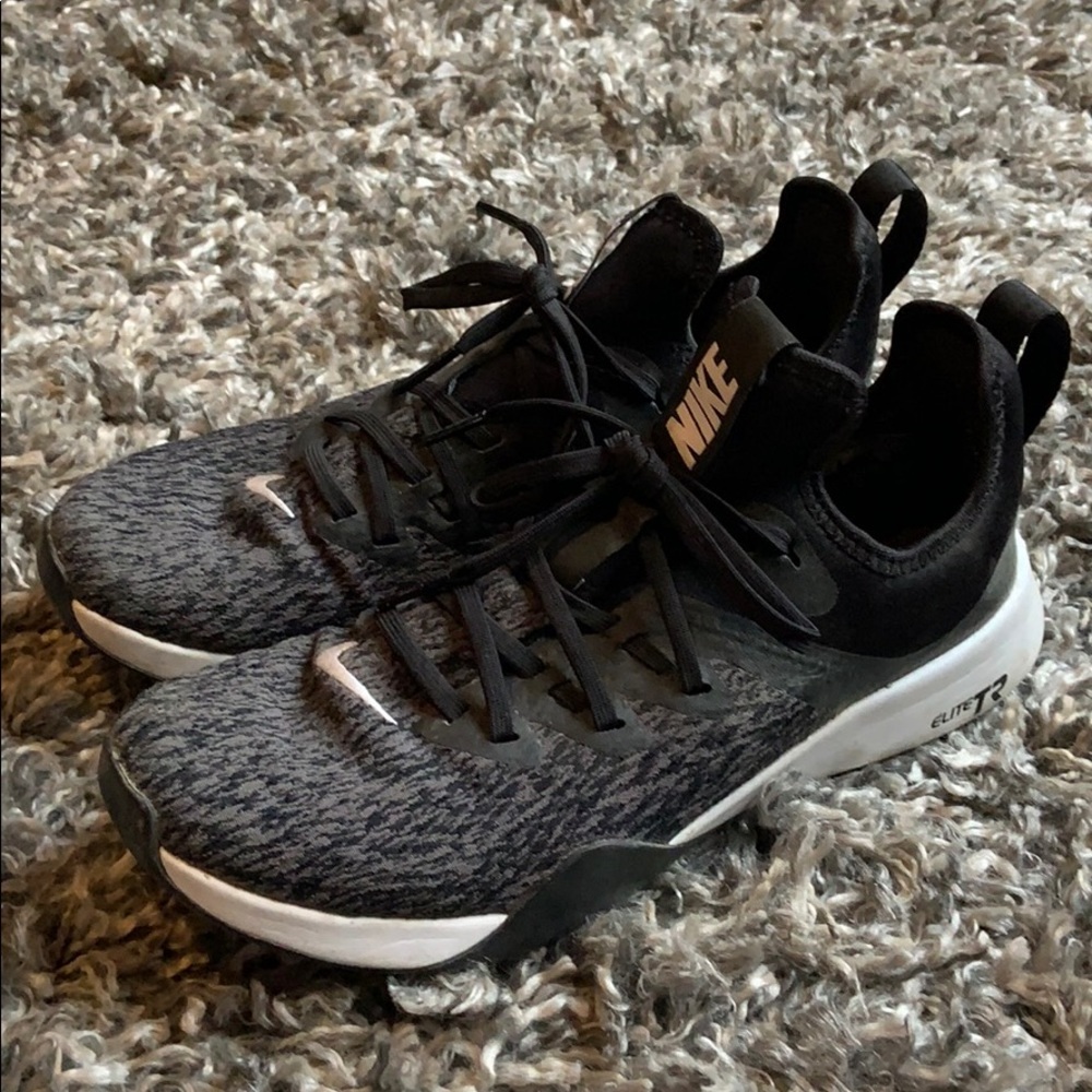 Barely worn Nike Shoes!
